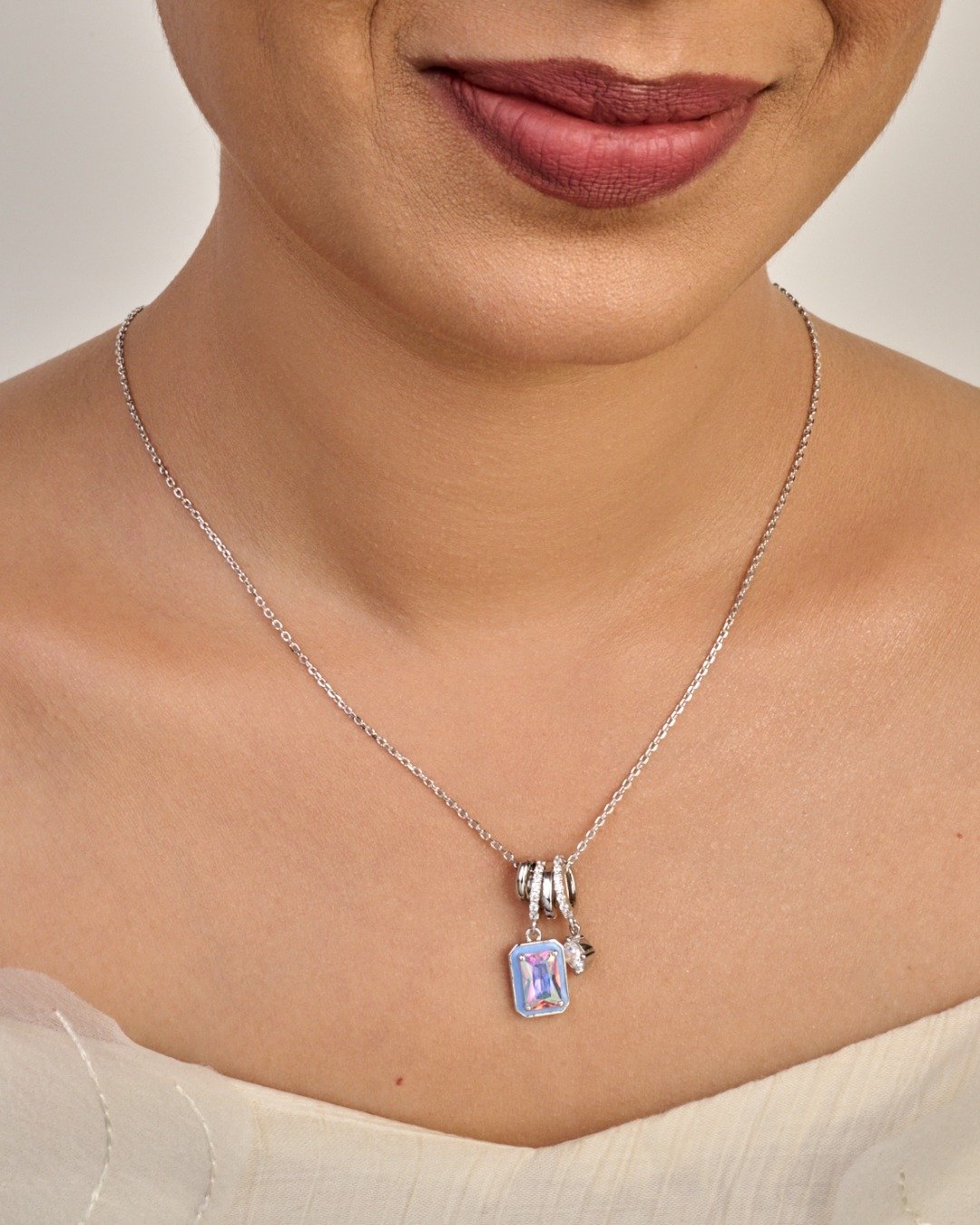 Emerald Link Halo Pendant Necklace Set – 925 Sterling Silver — view 3