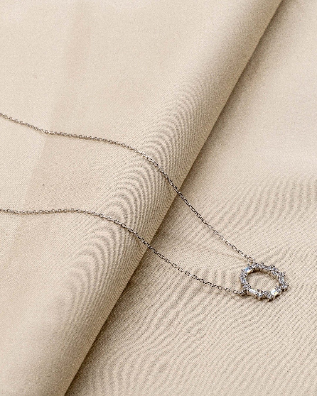 Sparkling Circle Halo Pendant Necklace – 925 Sterling Silver