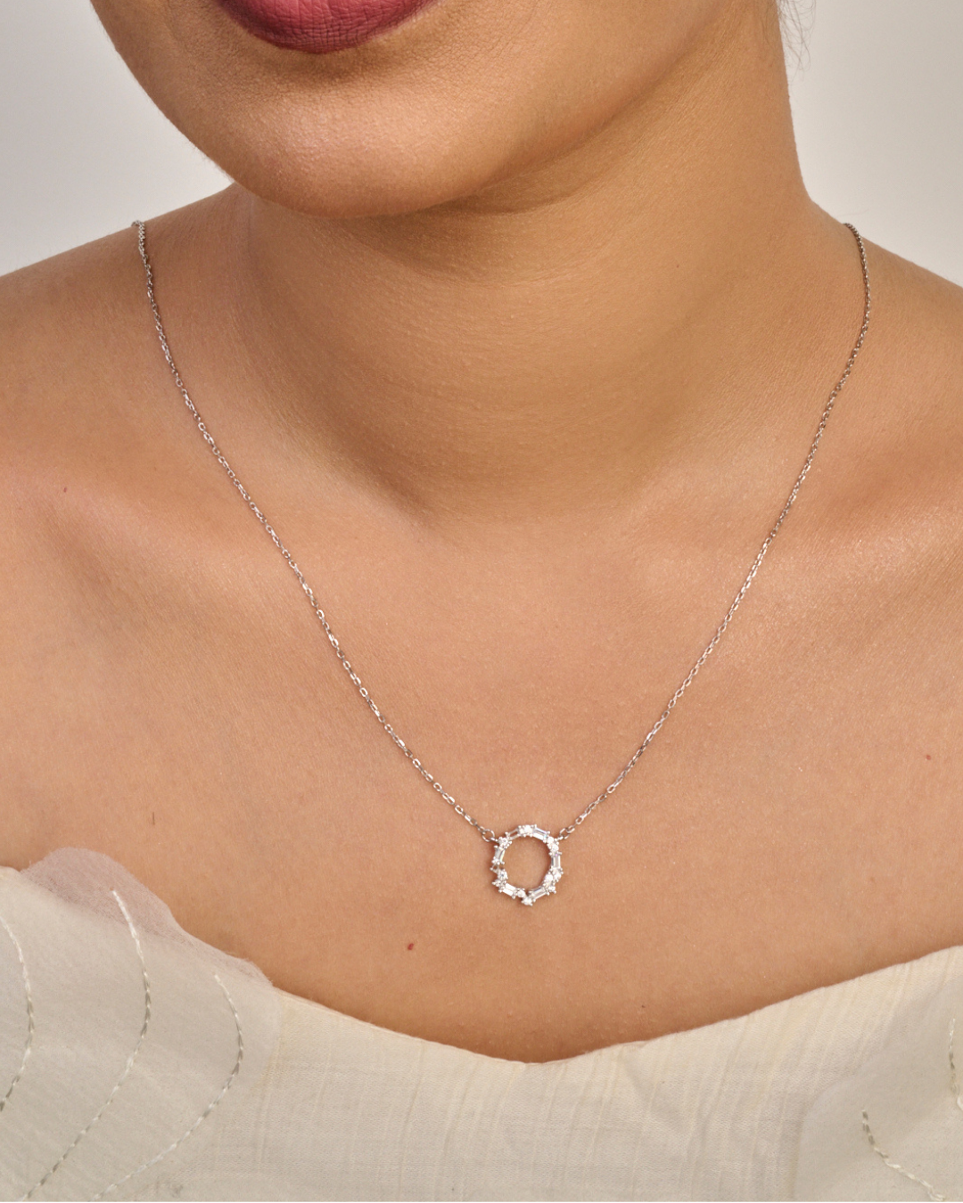 Sparkling Circle Halo Pendant Necklace – 925 Sterling Silver — view 3