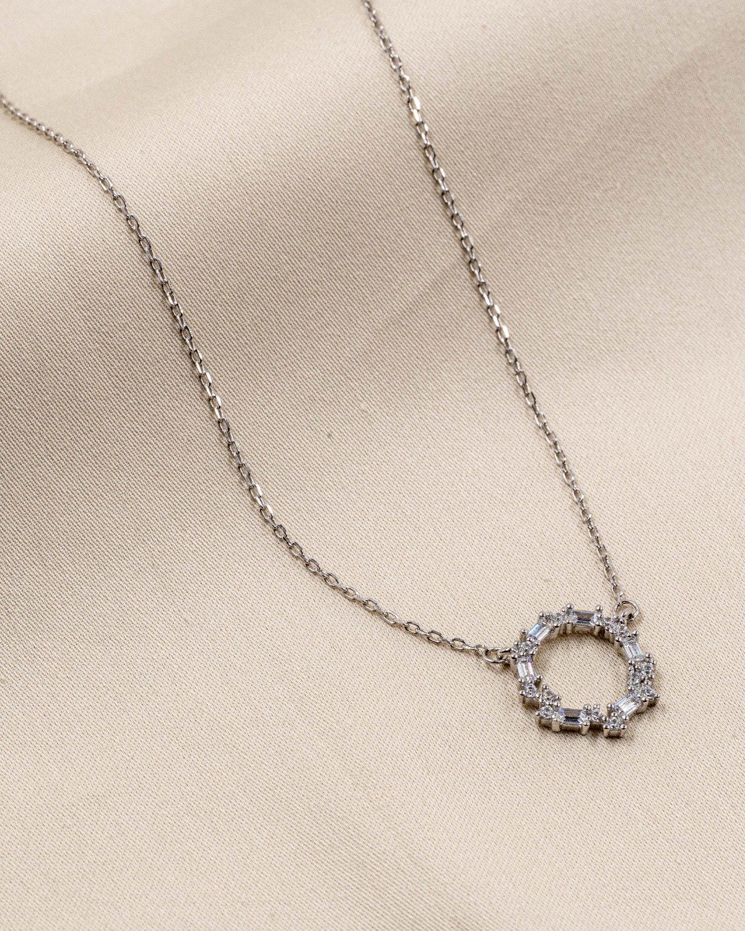 Sparkling Circle Halo Pendant Necklace – 925 Sterling Silver — view 5