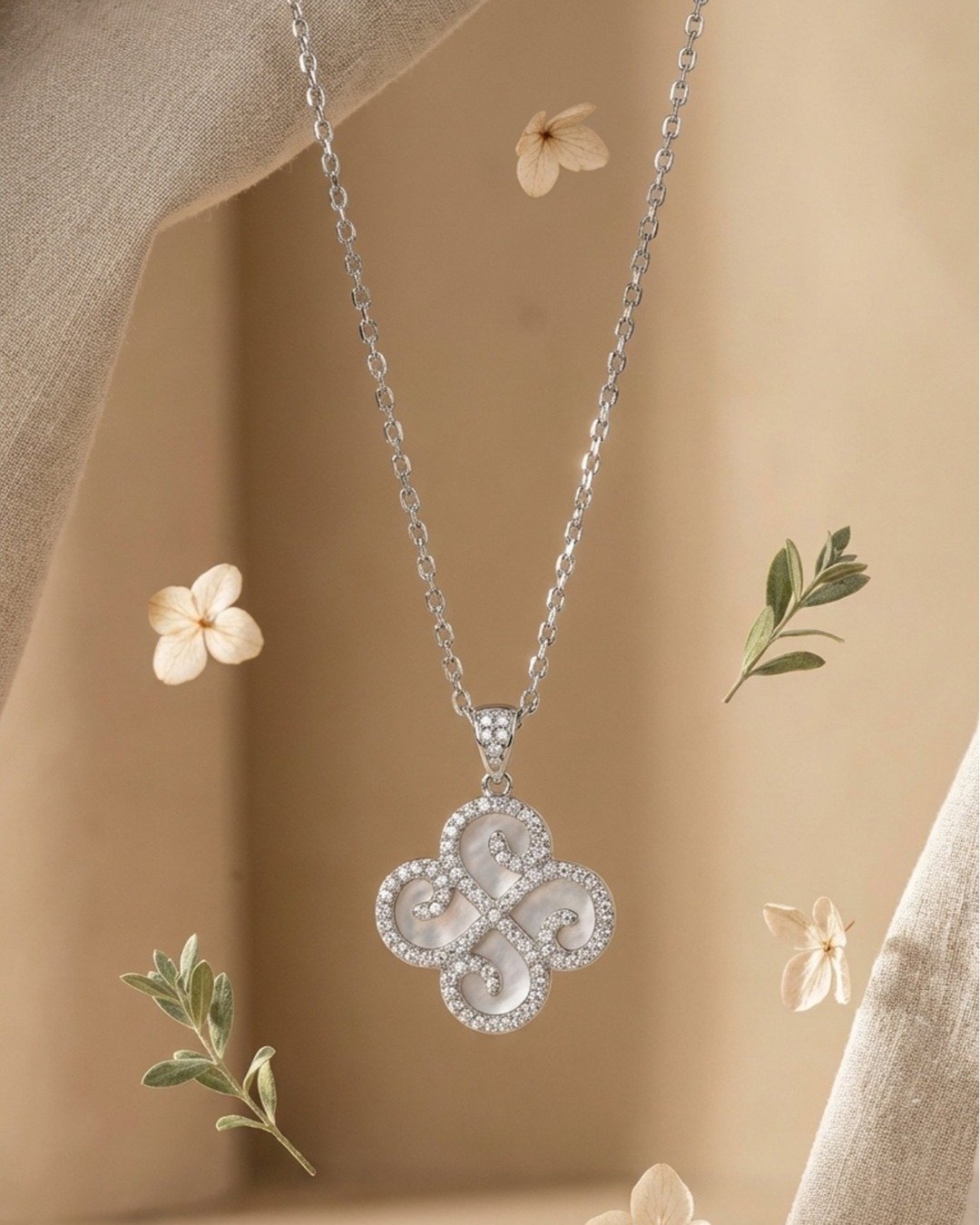 Royal Clover Mother of Pearl Necklace Set – 925 Sterling Silver — view 4