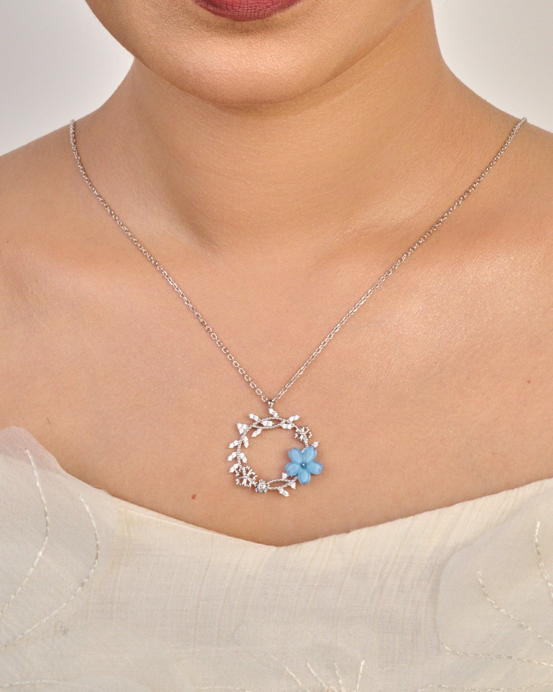 Blue Blossom Wreath Pendant Necklace Set – 925 Sterling Silver — view 3